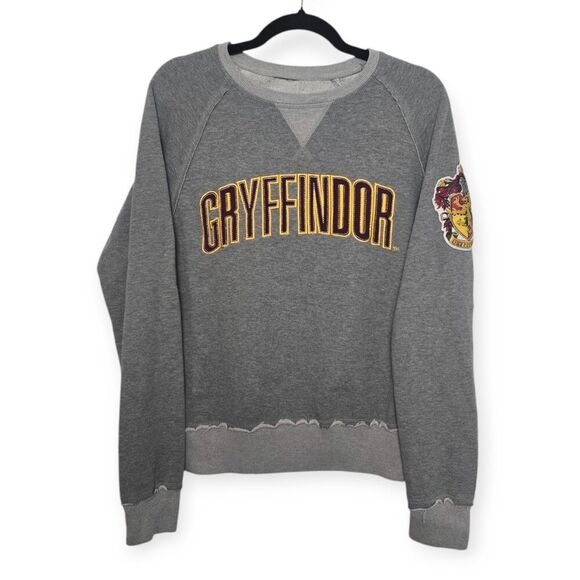 Universal Studios Size Medium Harry Potter Gryffindor Gray Patch Sweatshirt - Picture 1 of 4